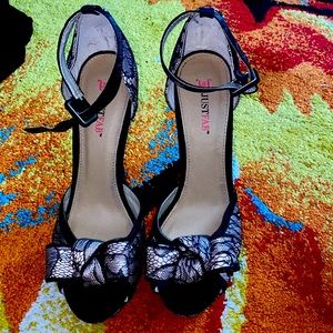 Just Fab Shoes Size 9